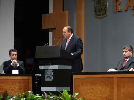 Felicita gobernador a alcaldes electos; los invita a gobernar para todos