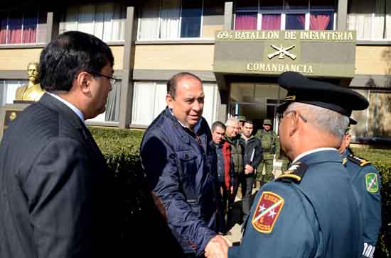 FELICITA GOBERNADOR LLEGADA DEL NUEVO MANDO MILITAR A COAHUILA