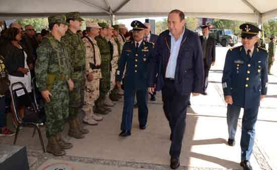 FELICITA GOBERNADOR LLEGADA DEL NUEVO MANDO MILITAR A COAHUILA