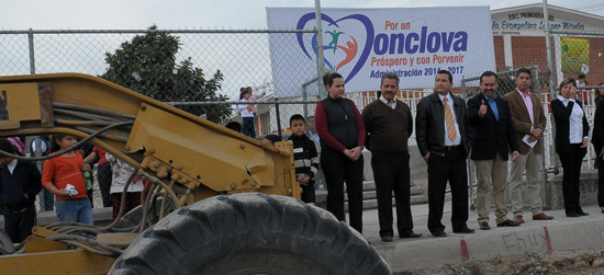 Inicia Municipio pavimento en calle El Socorro en Colonias de Santiago 