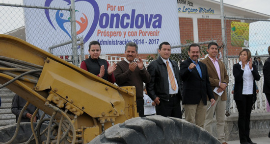 Inicia Municipio pavimento en calle El Socorro en Colonias de Santiago 