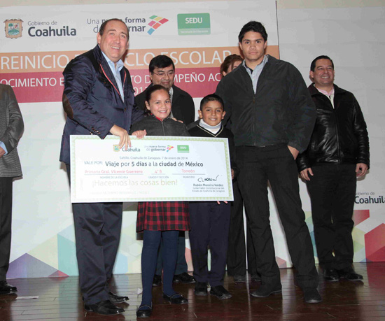   RECONOCE GOBERNADOR A ALUMNOS Y ESCUELAS ALTO DESEMPEÑO ACADÉMICO EN LA PRUEBA ENLACE 2013