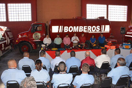 CUMPLE ALCALDE COMPROMISO CON HEROICO CUERPO DE BOMBEROS