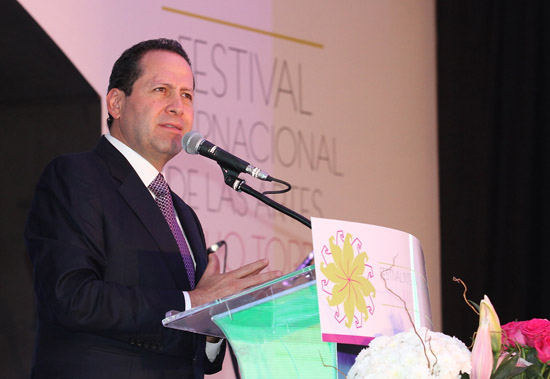 INAUGURA RUBÉN MOREIRA EL FESTIVAL INTERNACIONAL JULIO TORRI COAHUILA 2014