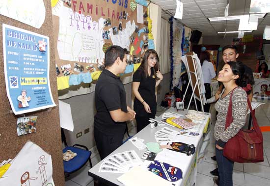 Presenta Facultad de Trabajo Social Feria Expo-Proyecto 