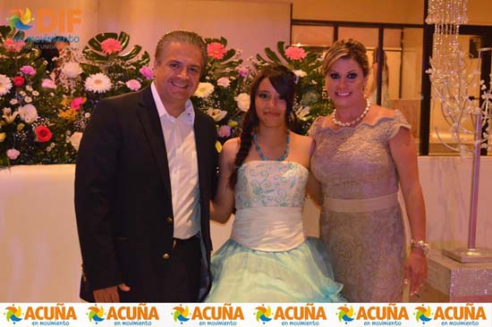 Presiden Lenin y Esther Talamás fiesta de Quinceañeras en Movimiento 