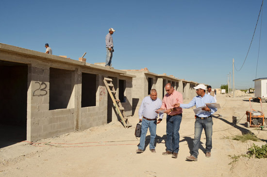 SUPERVISA ALCALDE OBRAS EN LA COLONIA GOBERNADORES 