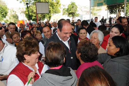 LLEVA RUBÉN MOREIRA VALDEZ BENEFICIOS A COLONIAS MÁS ALEJADAS