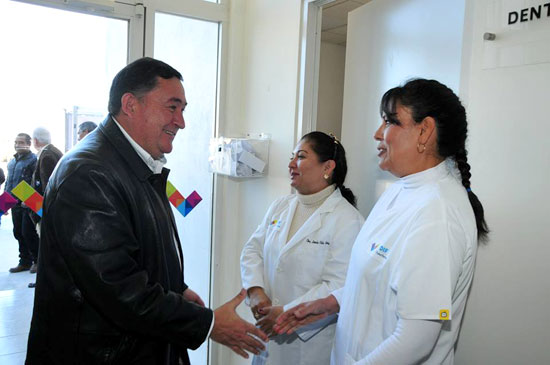 Abre farmacia DIF Saltillo