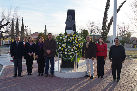 Autoridades municipales conmemoran 97 Aniversario de la Constitución