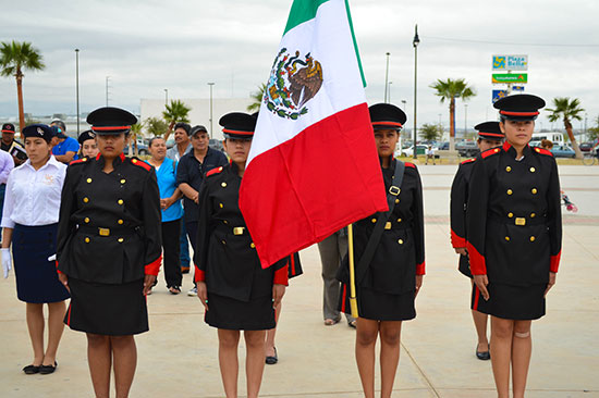 Celebra Gobierno de Unidad, ceremonia cívica con motivo del Día de la Bandera