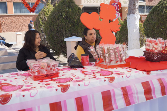 Coordina el DIF “Endulzando corazones” 