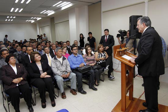 Nuevo director de la Facultad de Economía y Mercadotecnia: José Iván González Fuentes 