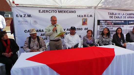 Pone en marcha César Gutiérrez campaña de canje de armas 