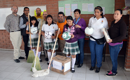 Reconocen interés y apoyo de la presidenta municipal de Nava hacia la educación 