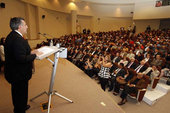 Toma Protesta Rector a Nueva Coordinadora de Unidad Torreón 