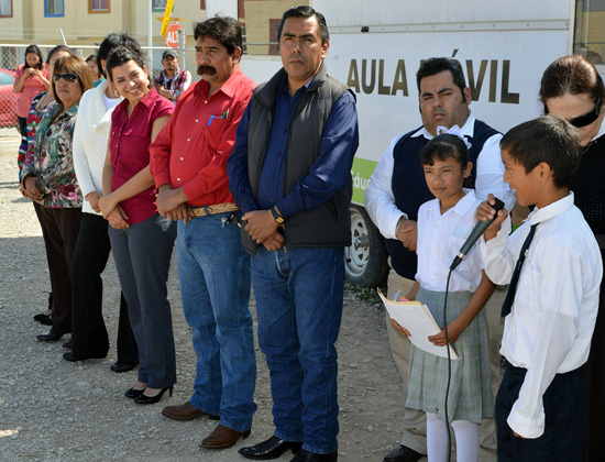 Visitan escuela de Nueva Creación del fraccionamiento Los Manantiales 