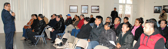 Brindan a funcionarios municipales conferencia “El Poder de la Actitud” 