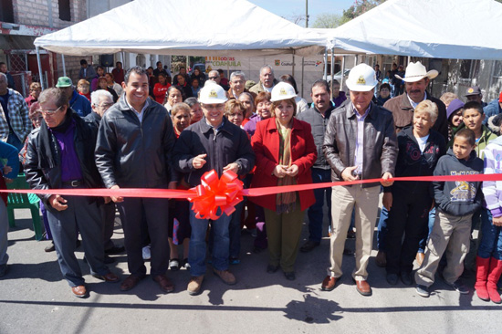 César Gutiérrez inauguró 10 pavimentaciones mediante el programa “Mil obras para Coahuila” 