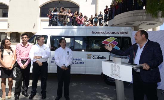 Cumple Rubén Moreira compromiso con escuela de enfermería “Dr. Santiago Valdés Galindo” 