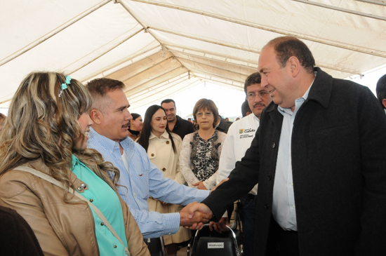 El  gobernador Rubén Moreira inició introducción de servicios básicos en la colonia gobernadores de Piedras Negras 