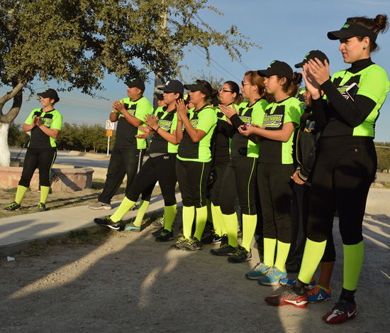 En marcha obra de alumbrado público en la Unidad Deportiva 