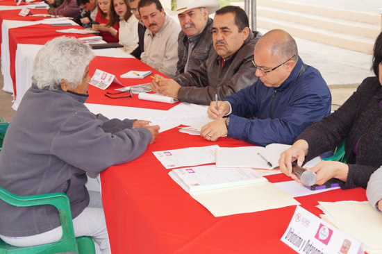 Encabeza César Gutiérrez jornada del programa “El Martes te Escucho” 