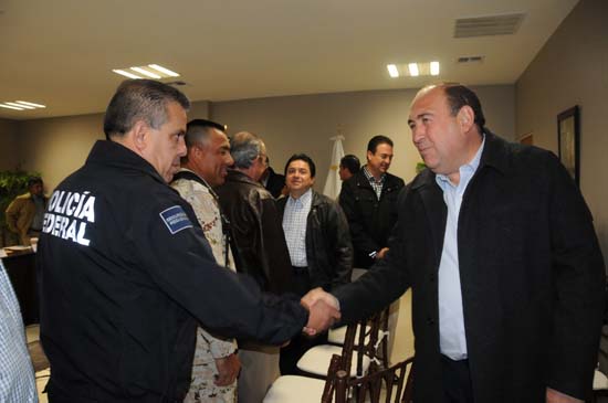 ENCABEZA RUBEN MOREIRA REUNIÒN DE SEGURIDAD EN PIEDRAS NEGRAS