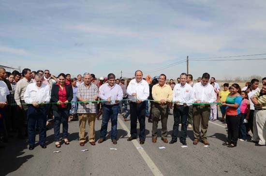 ENTREGA GOBERNADOR MÁS VIALIDADES PARA UN COAHUILA COMPETITIVO