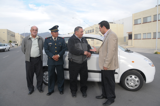 Entregan premio por concurso de programa de Canje de Armas 2014 