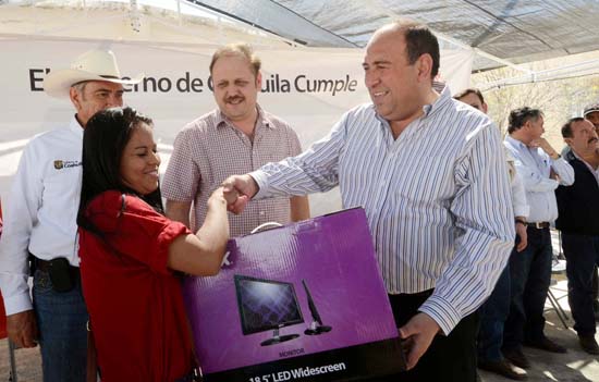 ‘Estamos cumpliendo nuestros compromisos con el campo coahuilense’.- Rubén Moreira 