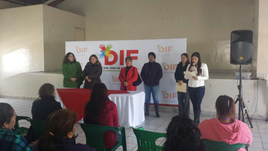 Inaugura Érika Lozano de Gutiérrez cursos de capacitación 