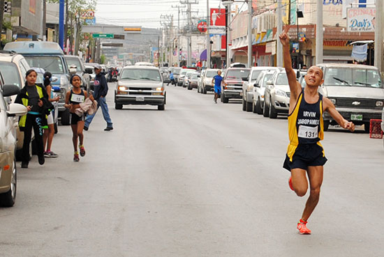 Inicia la Semana Juarista con carrera atlética