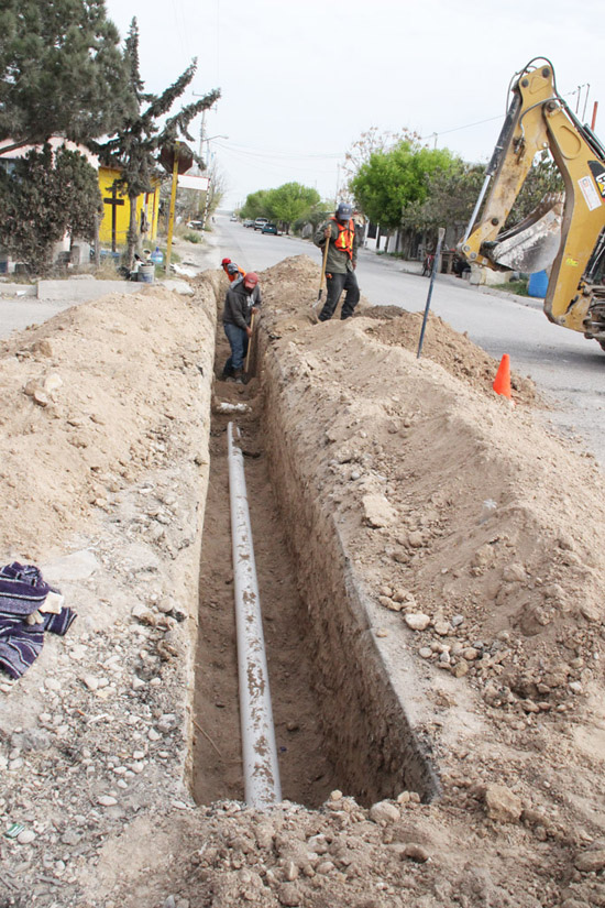 REALIZA SIMAS TRABAJOS DE INTERCONEXIÓN DE LÍNEA DE AGUA POTABLE DE ALTA PRESIÓN EN COLONIA DOCTORES 