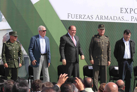 RUBÉN MOREIRA Y EL GENERAL SALVADOR CIENFUEGOS INAUGURAN MAGNA EXPOSICIÓN MILITAR