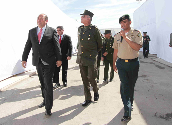 RUBÉN MOREIRA Y EL GENERAL SALVADOR CIENFUEGOS INAUGURAN MAGNA EXPOSICIÓN MILITAR