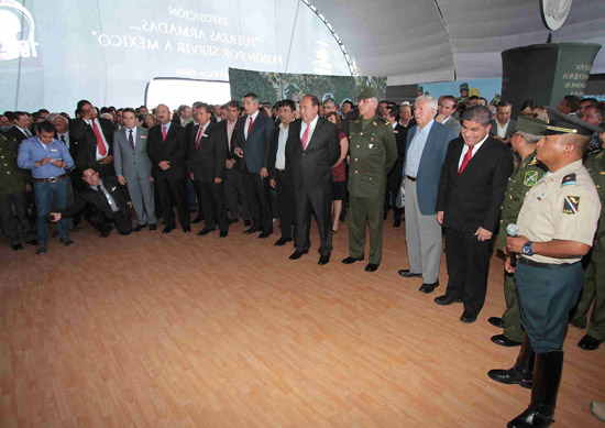 RUBÉN MOREIRA Y EL GENERAL SALVADOR CIENFUEGOS INAUGURAN MAGNA EXPOSICIÓN MILITAR