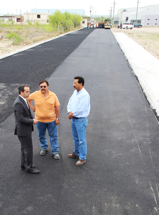 SUPERVISA ALCALDE PAVIMENTACIÓN DE AVENIDA LAS AMÉRICAS DE LA COLONIA CHAPULTEPEC 