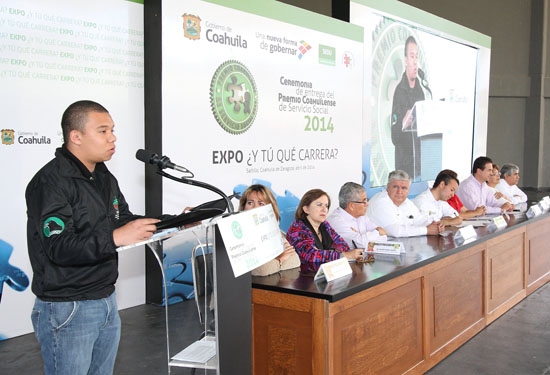   ENTREGAN PREMIO COAHUILENSE AL SERVICIO SOCIAL 2014