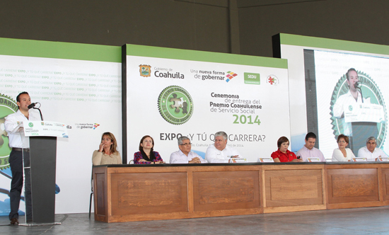 Entregan Premio Coahuilense al Servicio Social 2014 