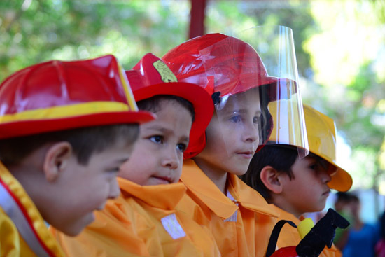 Invitan Bomberos a los niños a tomarse la foto 