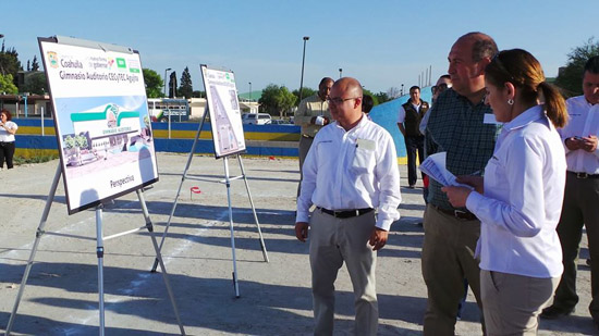 Supervisa Gobernador construcción del Gimnasio-Auditorio del Cecytec 