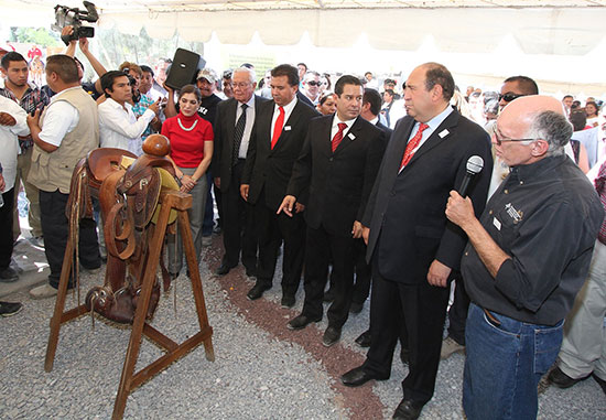 Encabeza gobernador festejos por cien años de Batalla de Paredón