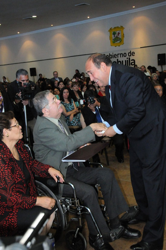    ENCABEZA RUBÉN MOREIRA HOMENAJE A MAESTROS DESTACADOS