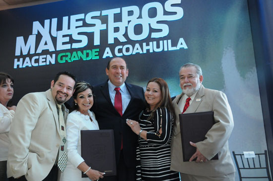    ENCABEZA RUBÉN MOREIRA HOMENAJE A MAESTROS DESTACADOS