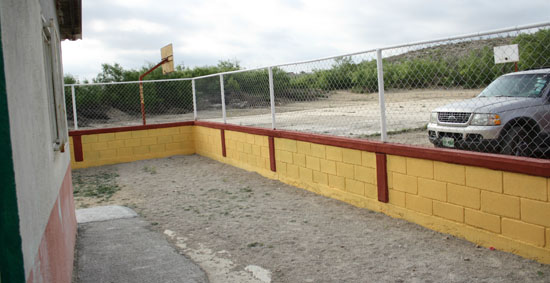 ENTREGA EVARISTO LENIN PÉREZ OBRA EN JARDIN DE NIÑOS “CONAFE” DEL EJIDO “LAS CUEVAS”.