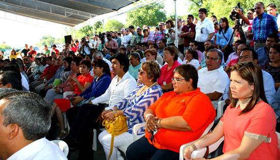 ENTREGAN ALCALDE EVARISTO LENIN PÉREZ Y RUBÉN MOREIRA VALDEZ OBRAS EN ACUÑA.