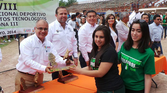 Participa César Gutiérrez en clausura de Intertec en su LVIII edición 