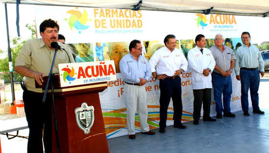 REALIZA ALCALDE EVARISTO LENIN PÉREZ INAUGURACIÓN DE QUINTA “FARMACIA DE UNIDAD” EN 2014.