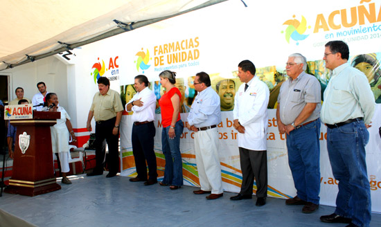 REALIZA ALCALDE EVARISTO LENIN PÉREZ INAUGURACIÓN DE QUINTA “FARMACIA DE UNIDAD” EN 2014.